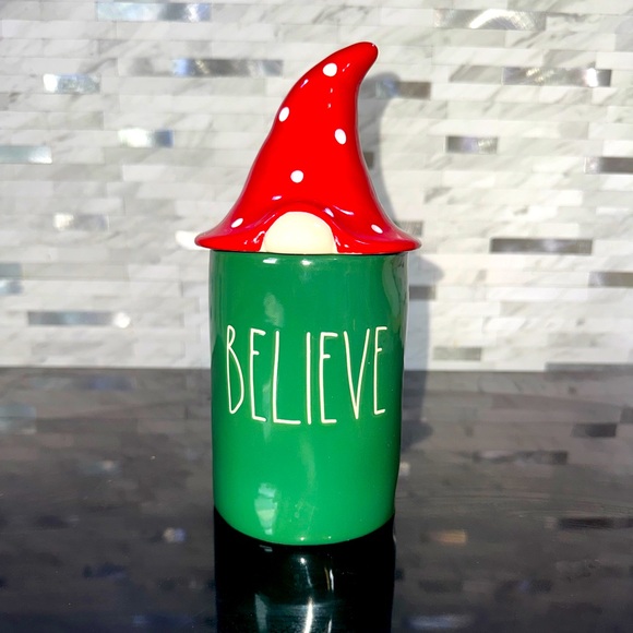 BNWT, Rae Dunn, Christmas candle with gnome topper - Picture 1 of 6